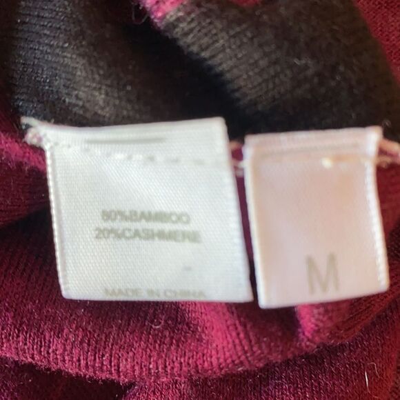 Kokun colorblock pullover sweater - Picture 7 of 8